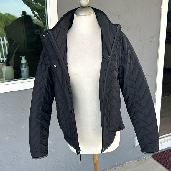 North Face Quilted Jacket - Picture 6 of 11